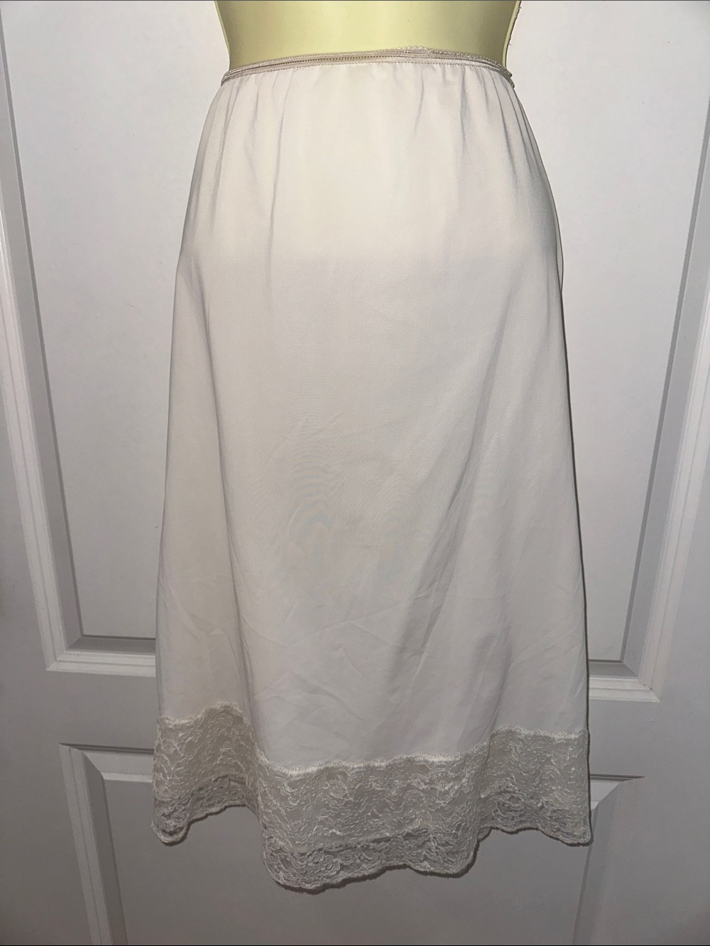 Vintage 60s Pinehurst Lingerie Creamy White Half Slip with Lace‎ Hem